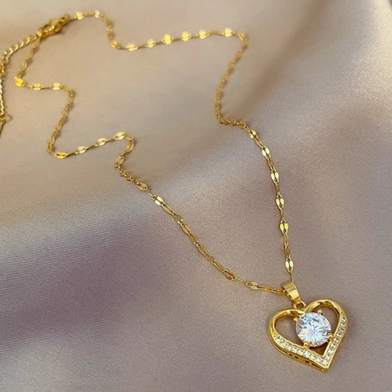 Artificial Gems Heart Pendant Necklace for Women 2022 Golden Stainless Steel Lips Neck Chain Female Necklaces Jewelry for Girl